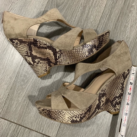 Nine West Python Wedge Platform Sandals size 9.5 - Picture 6 of 7